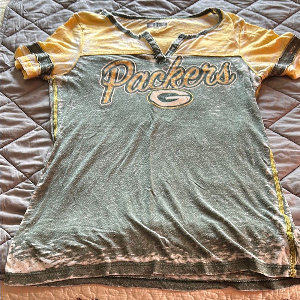 Distressed Green Bay Packers Women's Short Sleeve Tee